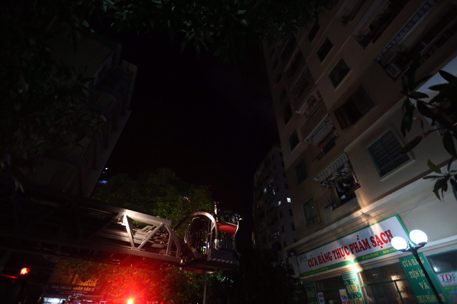 Hà Nội: Cháy nhà chung cư trên đường Trần Thái Tông, nhiều cư dân hoảng loạn tháo chạy